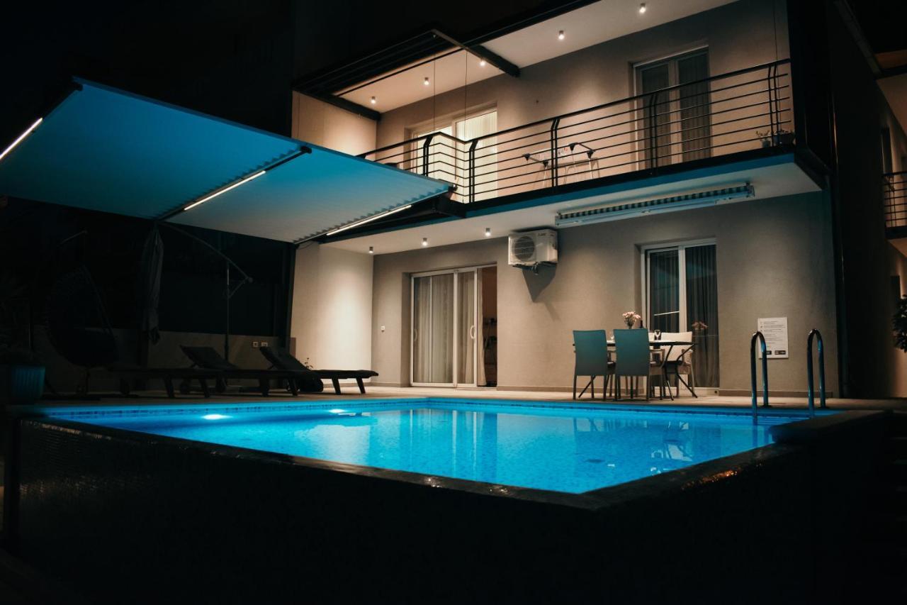 Apartment With Private Pool "Patricia" Makarska Bagian luar foto