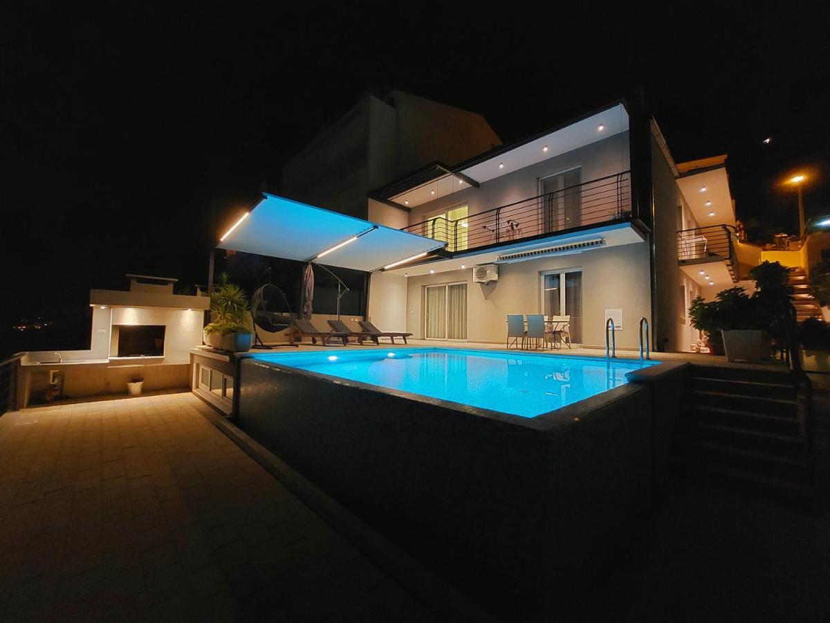 Apartment With Private Pool "Patricia" Makarska Bagian luar foto
