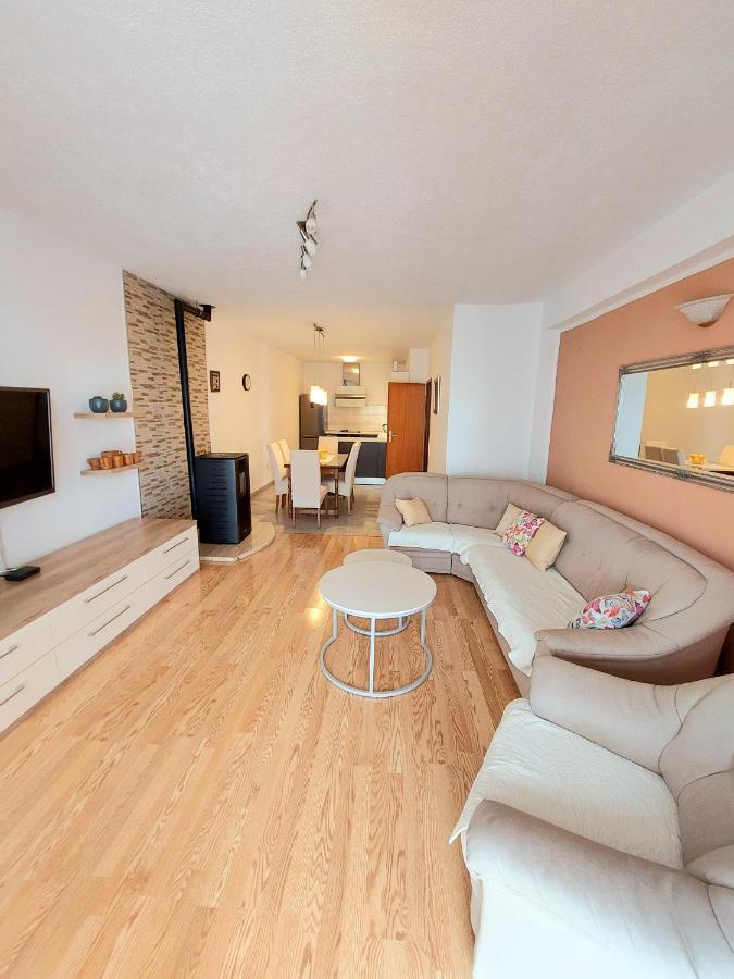 Apartment With Private Pool "Patricia" Makarska Bagian luar foto